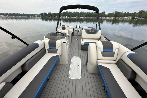 Sunchaser Eclipse 25 LR PSB Pontoon Boat