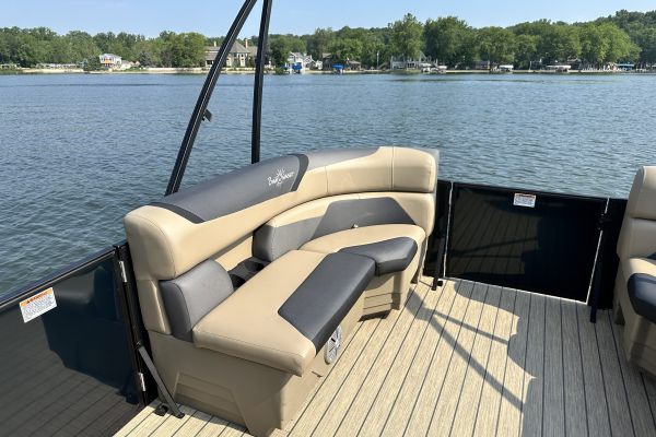 Sunchaser Eclipse 21 LR DH Pontoon Boat