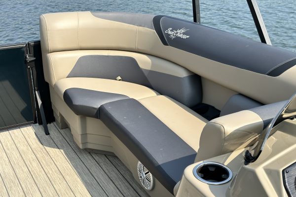 Sunchaser Eclipse 21 LR DH Pontoon Boat