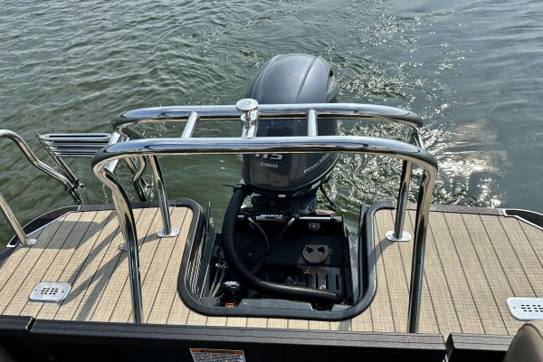 Sunchaser Eclipse 21 LR DH Pontoon Boat