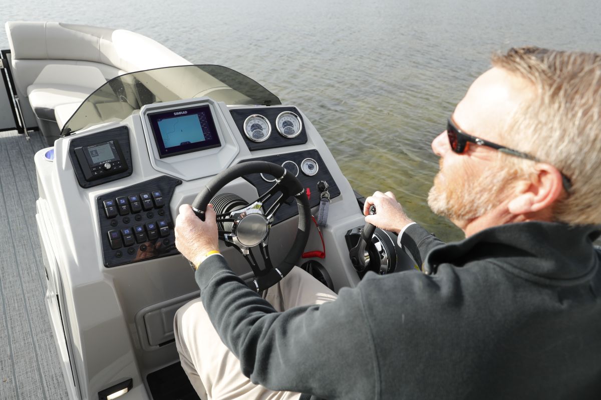 8523 SBX Bar - Best Pontoon Boat - Sunchaser Boats