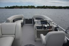 Vista 20 LR Sunchaser Pontoon Boat