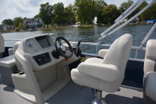 Vista 18 Fish Sunchaser Pontoon Boat