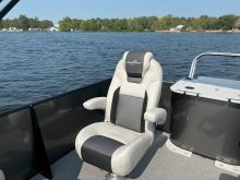 Geneva Sport 23 Fish Sunchaser Pontoon Boat