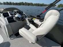 Geneva Sport 23 Fish Sunchaser Pontoon Boat