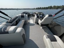 Geneva Sport 23 Fish Sunchaser Pontoon Boat