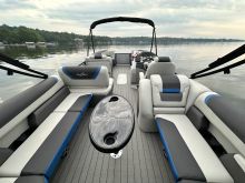 Sunchaser Eclipse 25 LR PSB Pontoon Boat