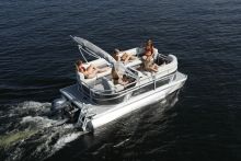 Vista 16 LR Sunchaser Pontoon Boat