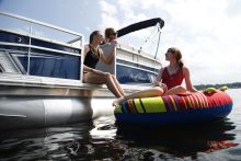 Vista 18 Fish Sunchaser Pontoon Boat
