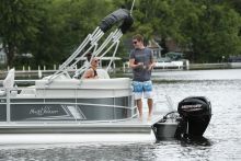 Vista 16 F Sunchaser Pontoon Boat