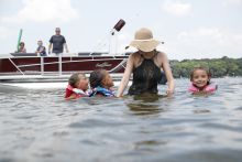 20 CRS Sunchaser Pontoon Boat