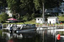 22 SB Sunchaser Pontoon Boat