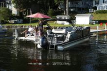 22 SB Sunchaser Pontoon Boat